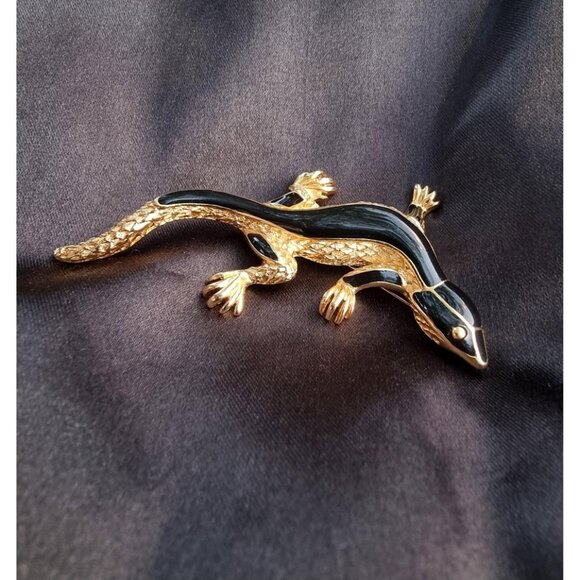 Rare Find Vintage 1990s TRIFARI Signed Gold and Black Lizard Reptile Brooch Pin - Picture 8 of 8